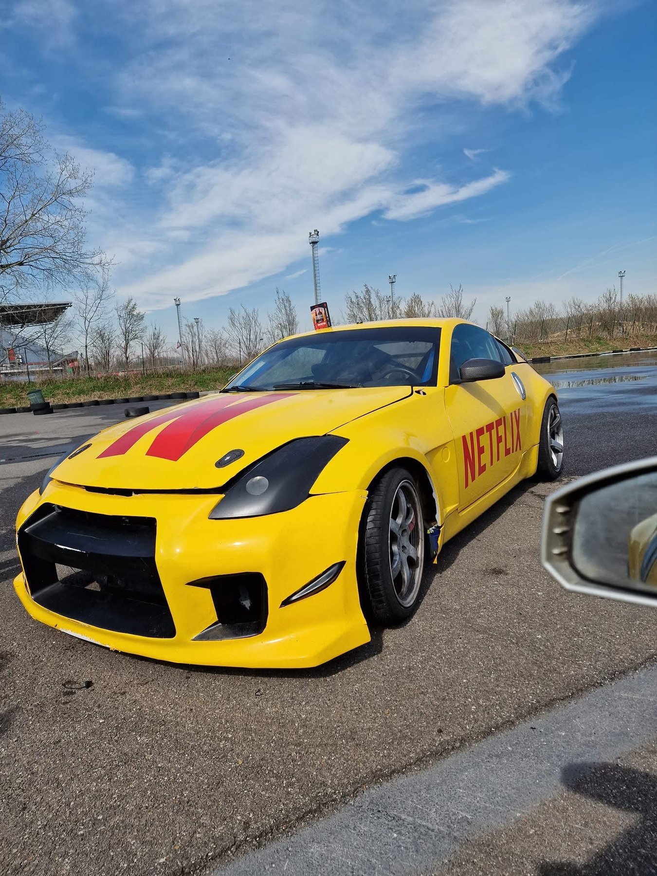 Netflix 350Z · Side Profile